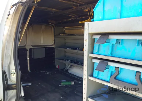 2018 Chevrolet Express 2500 Work Van z USA, uszkodzony, nr VIN 1GCWGAFP0J1312380